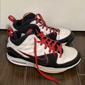 Nike Mens Size 11.5 Basketball Shoes